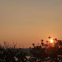 部屋のバルコニーから見えた朝日