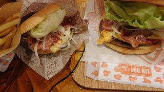 アメリカンな雰囲気のお店