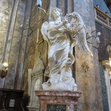 サンタンドレア デッレ フラッテ教会 