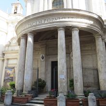 サンタ マリア デッラ パーチェ教会 