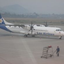 ラオス航空機