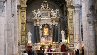 市民の募金によって