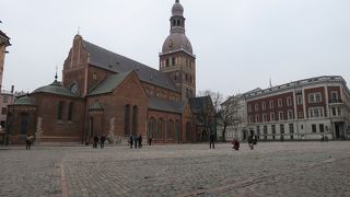 リーガ大聖堂前の広々とした広場