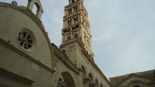 素敵な聖堂だが、しかし階段が怖い！