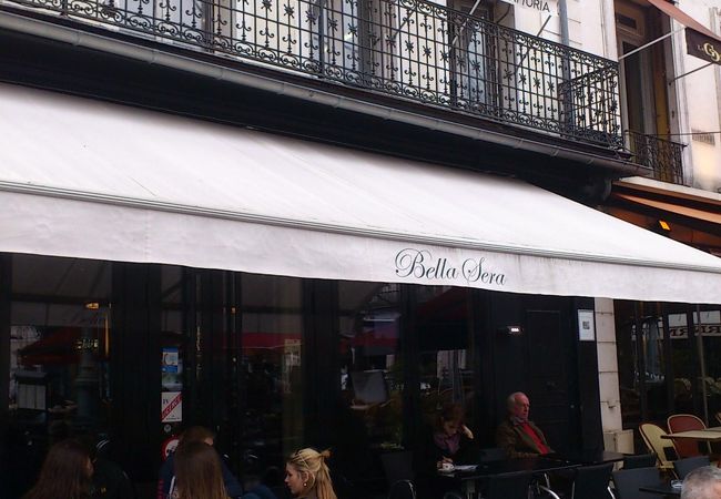 フォンテーヌブローのカフェ