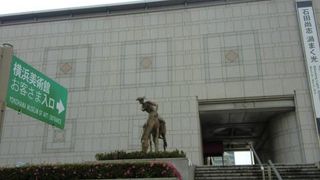 設計は丹下健三