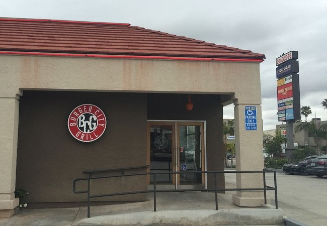 近年人気のハンバーガーショップ！