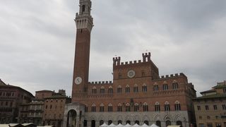 レンガを高く高く積み上げた・・・