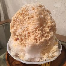 苺と黒胡椒とペコリーノチーズのかき氷