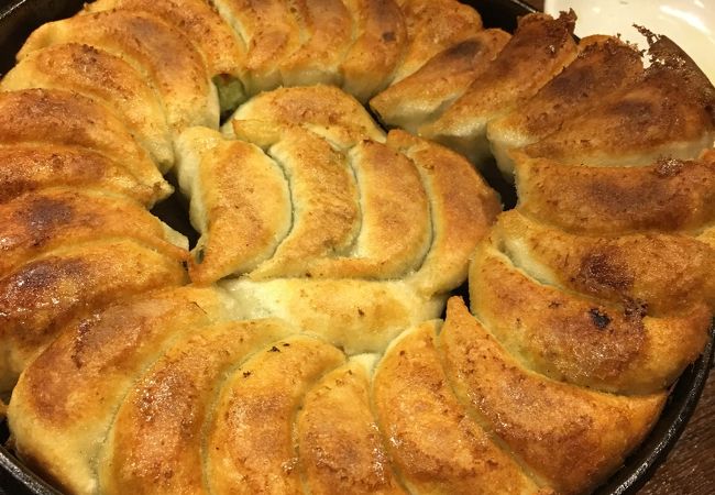 鉄鍋餃子はぜひ柚子胡椒で食べよう！