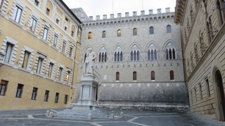 バンキ・ディ・ソプラ通り・・・