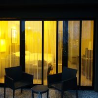 テラスから部屋を見る