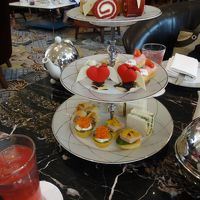 ロビーラウンジのアフタヌーンティ。バレンタインバージョン