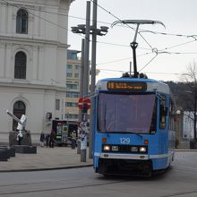 オスロ駅前の路面電車