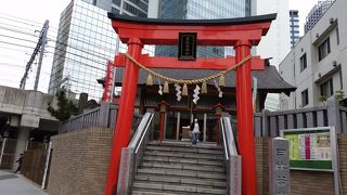 こんなところに神社があります。