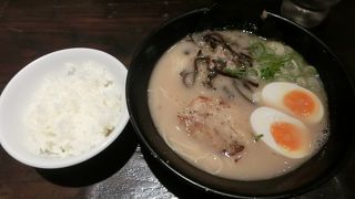 スープが塩分タップリの味で、麺が負けてますなぁ