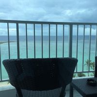 ベランダに椅子とテーブルがあり便利でした。