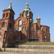 赤煉瓦造りのロシア正教の教会