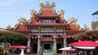 医術の神様・保全大帝が祀られています