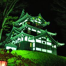 ライトアップされた櫓