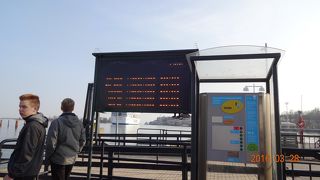 マーケット広場の東側にフェリー乗り場があります！