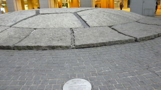 シオサイトの中庭には亀の噴水がありますそしてカレッタ46階の眺めは最高です!!