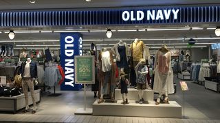 フロア半分占めている