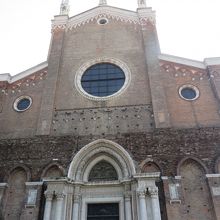 サンティッシマ ジョヴァンニ エ パオロ教会 