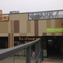 レストランは待たないと入れない