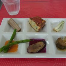 前菜です、メインは撮り忘れました