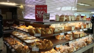 適度な塩気がたまらない塩ロールパン〇