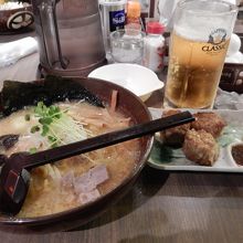 味噌ラーメン、揚げシューマイ、札幌のソウルドリンク