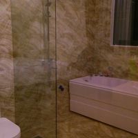 奥のバスタブはジェットバス