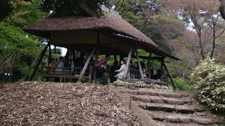 東屋のような建物