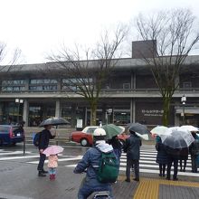 当日はごった返す入り口