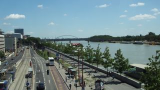 旧市街のすぐ近く