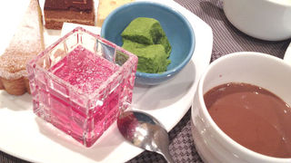 人気のビュッフェランチに行ってみました