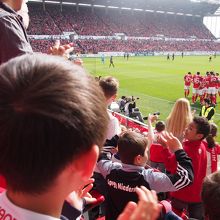 グラウンドと近い