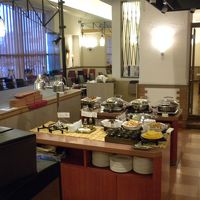 1階に在る朝食会場。6：00〜利用可。