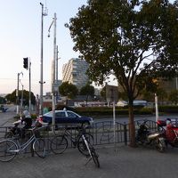 地下鉄の駅前からも見えています