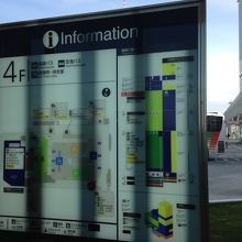 フロア案内も各所に