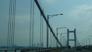 瀬戸内海に浮かぶ雄大な橋の数々！