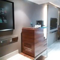 ミニバー近辺、コーヒーマシンもあります