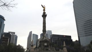 観光名所と言うより　現在のメキシコ合衆国民のシンボル　ネイテブにとっては屈辱のシンボル