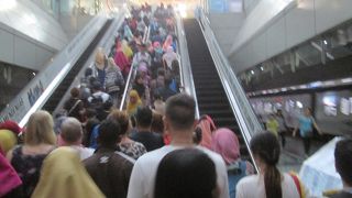 エスカレーターが稼働していなかった