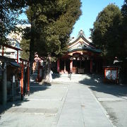 十三駅そば、繁華街のそばの静かな神社