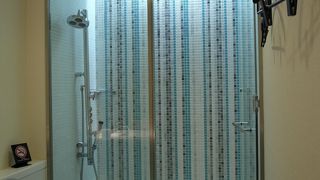 シャワーと時間潰しに利用しています