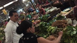 地元人たちの買い物姿を見ることができた貴重なひと時