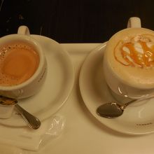 キャラメルミルクコーヒーと本日のコーヒー