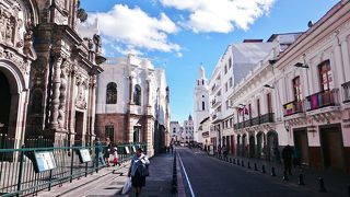 南米で最も魅力ある町並み 世界最初の世界遺産は伊達じゃない